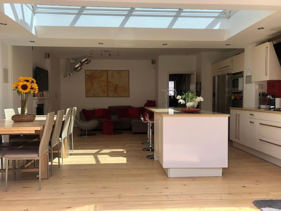 Villa Luxury 4 Bedroom House In Featured On Tv Londra