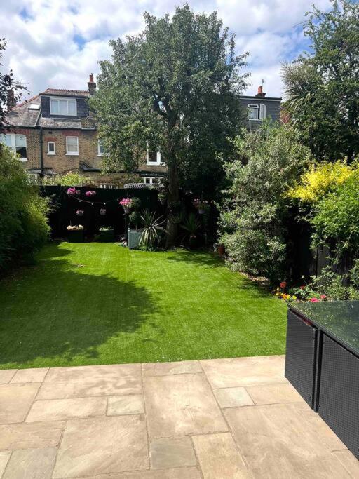 Villa Luxury 4 Bedroom House In Featured On Tv Londra