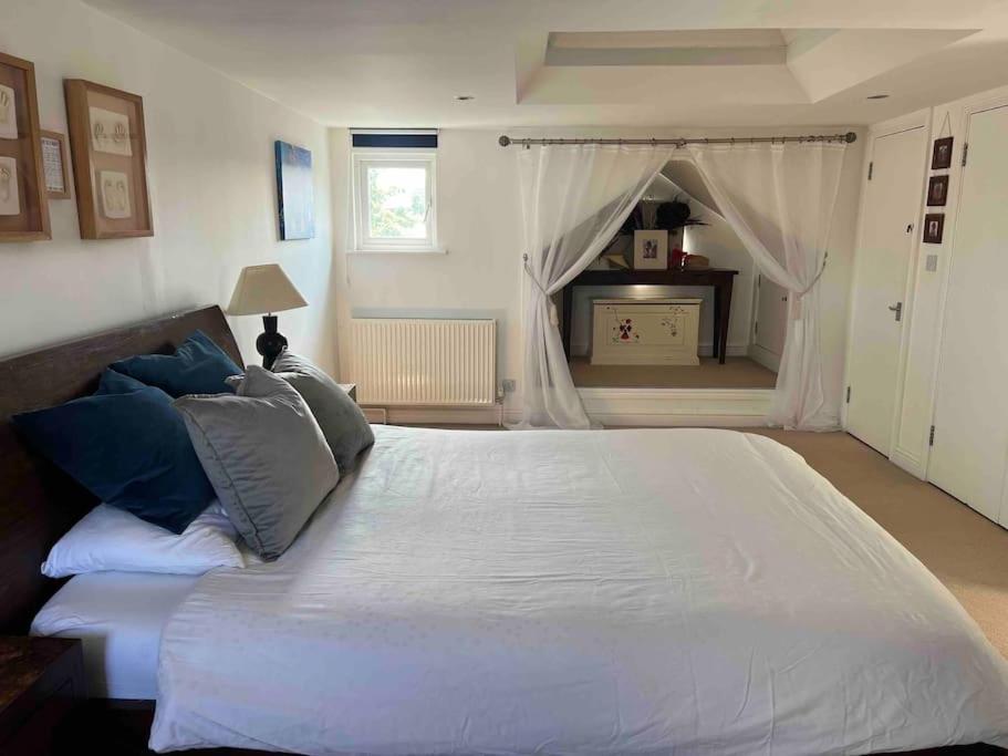 Luxury 4 Bedroom House In Featured On Tv * Londra