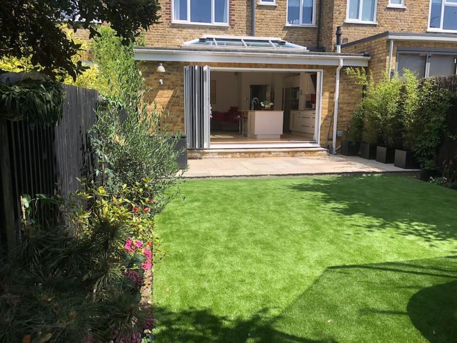 Villa Luxury 4 Bedroom House In Featured On Tv Londra